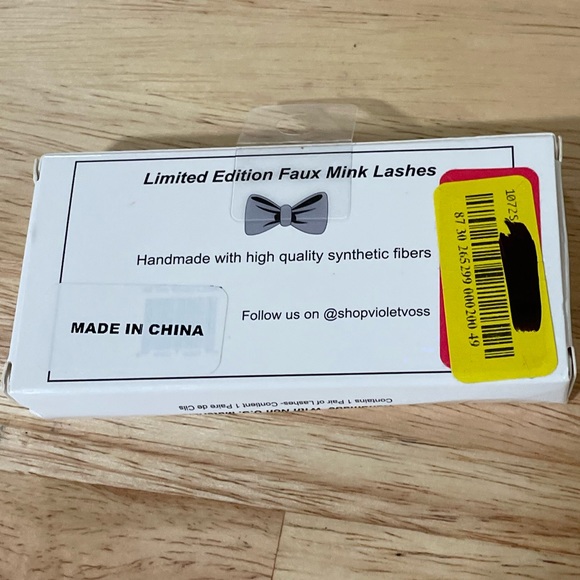 Violet Voss faux mink lashes NIB box states handmade with synthetic fibers - Picture 2 of 2